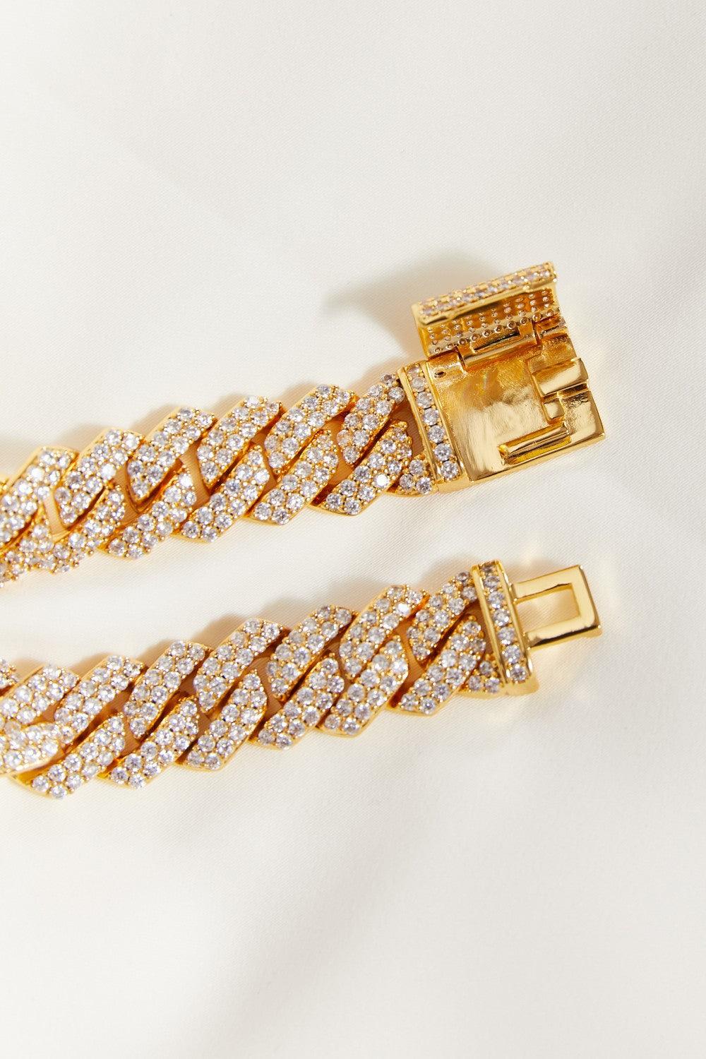 Alloy Inlaid Zircon Bracelet in Gold