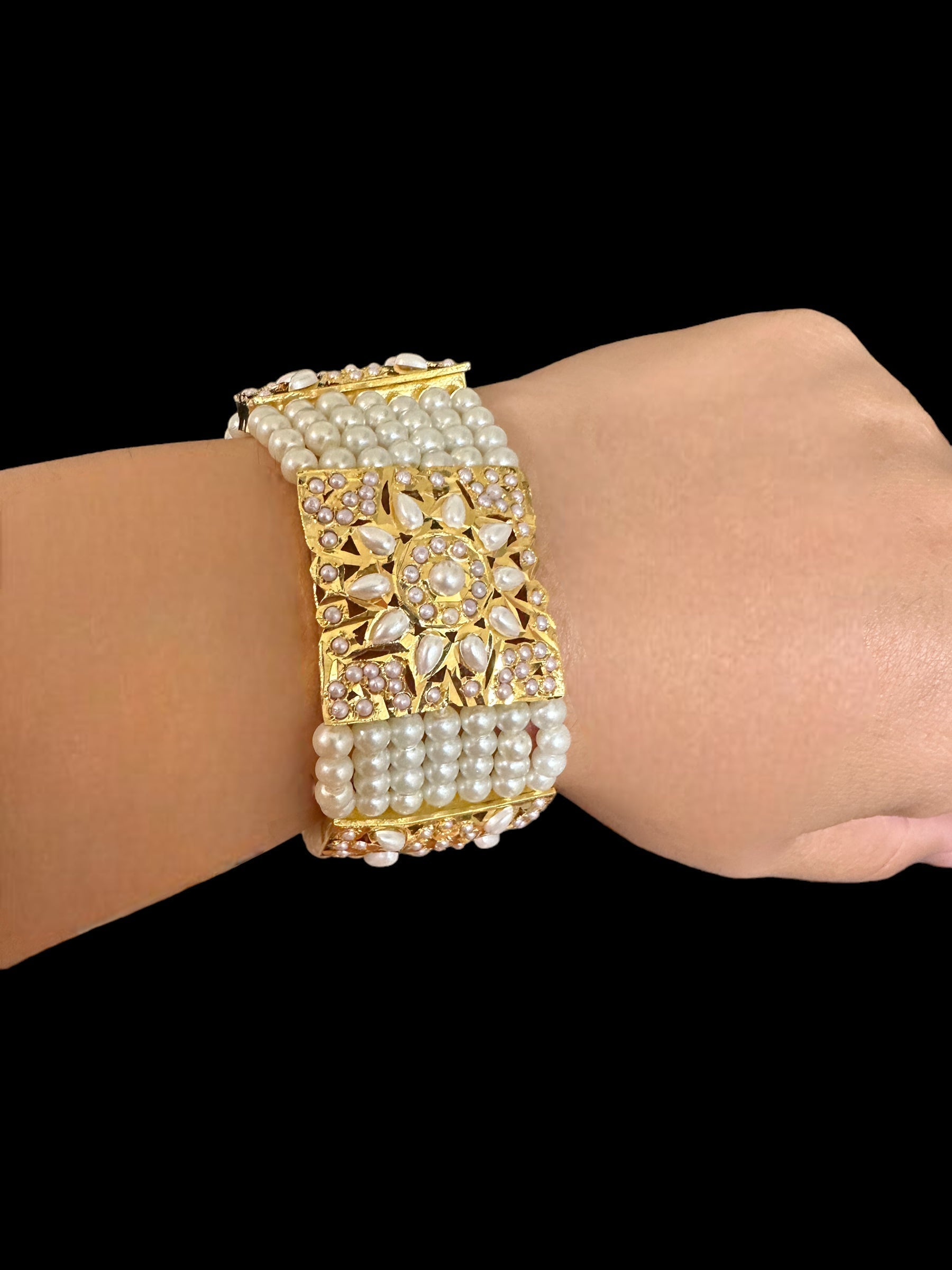 B167 pearl jadau bracelet ( SHIPS IN 3 WEEKS )