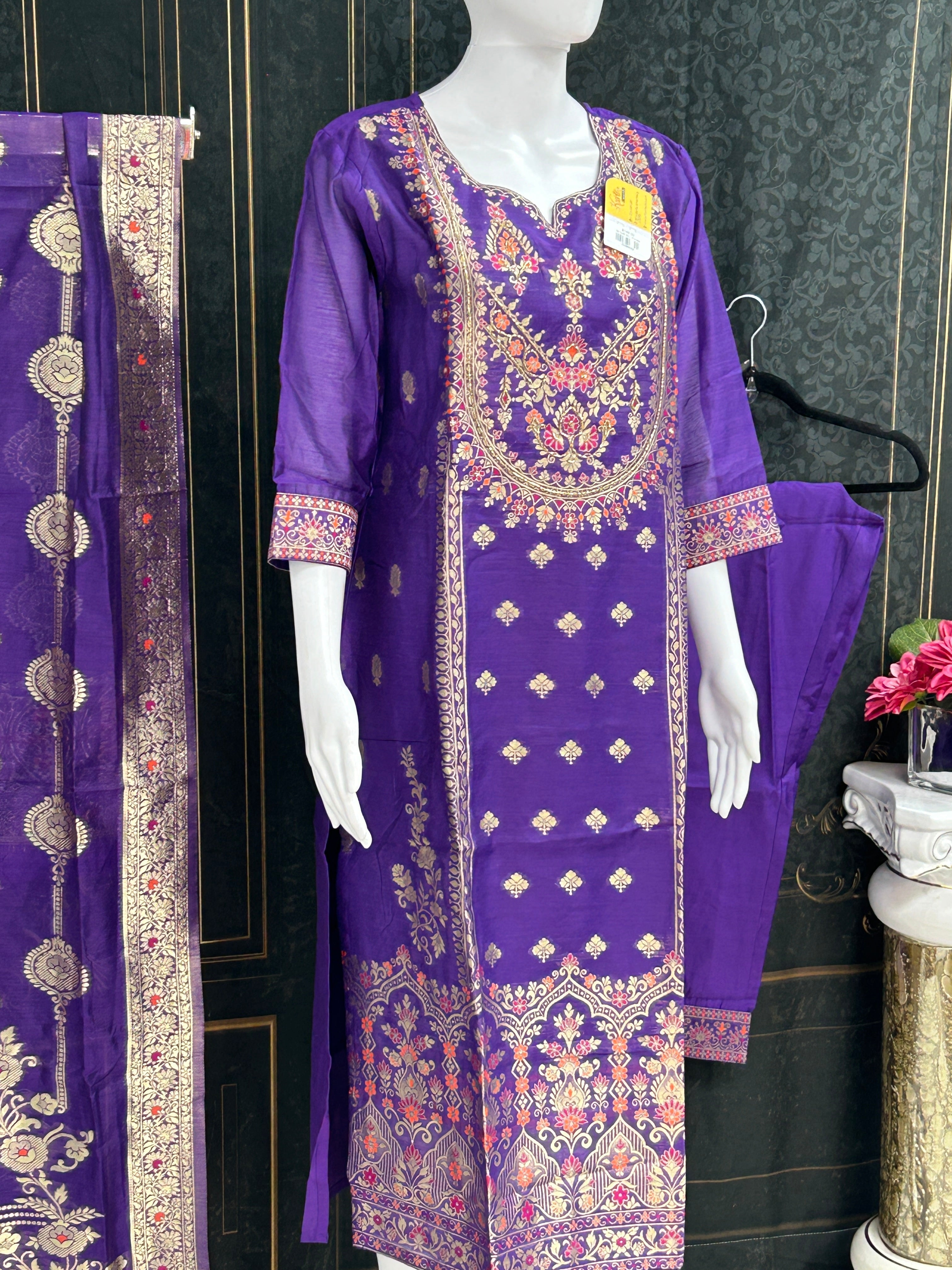 Banarasi suit / salwar suit