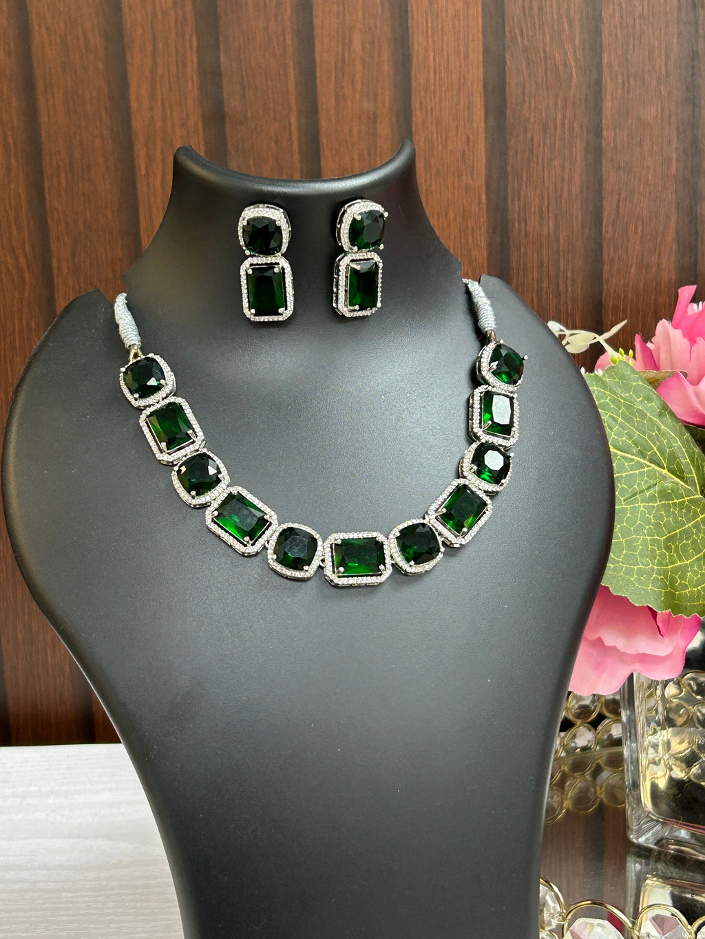AD stone necklace : Emerald green