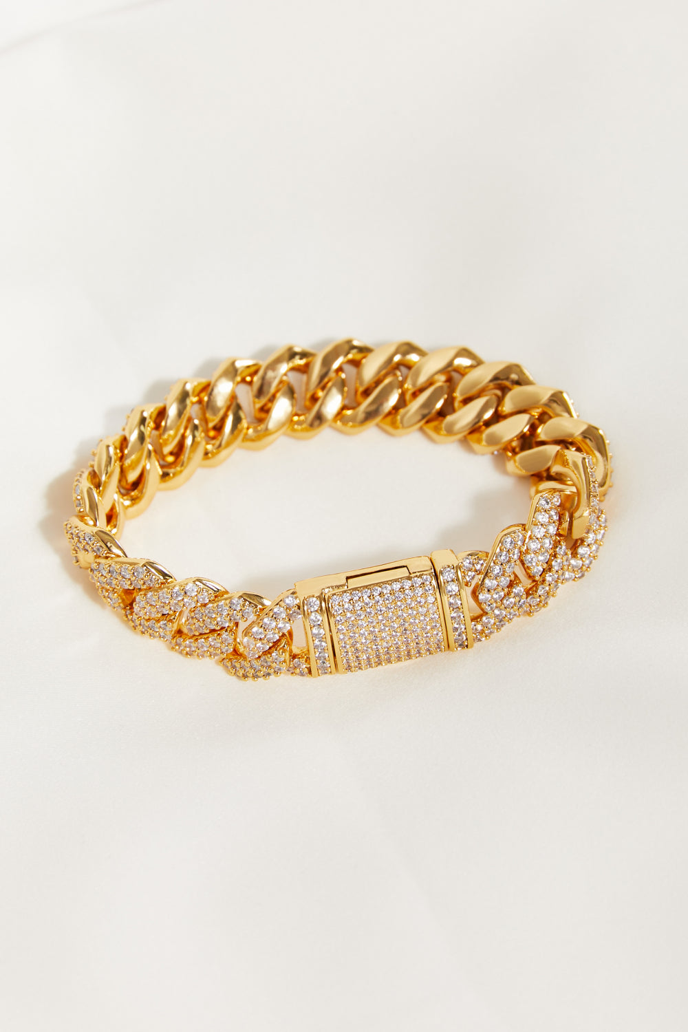 Alloy Inlaid Zircon Bracelet in Gold