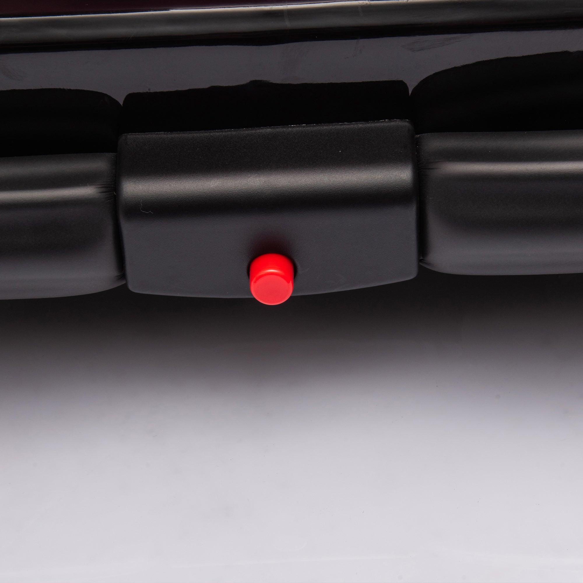 12V Kids Ride On Motor Bumper Car,integrating system,Rotate 360 degrees in place,Collision triggers sound effects and lights,Four-wheel waterfall light,Cute appearance design for kids aged 3-5.