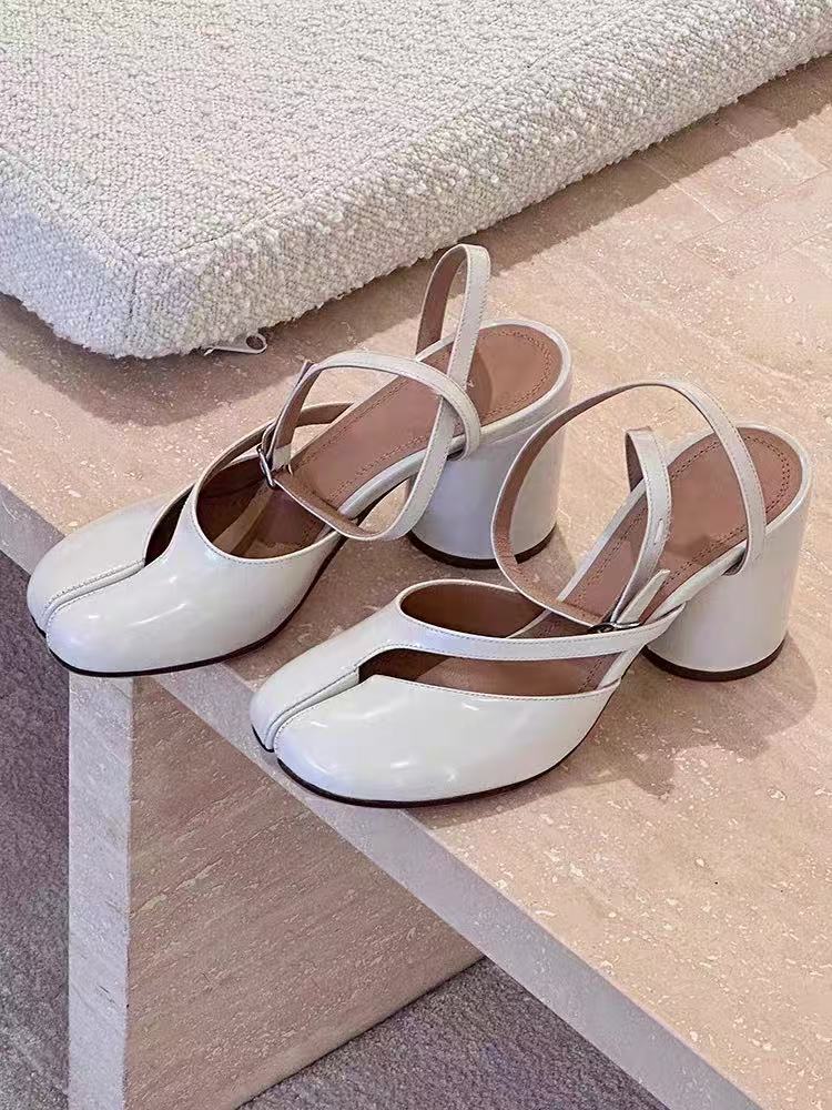 8CM Split-toe Shoes Trotter Word Buckle High Heels