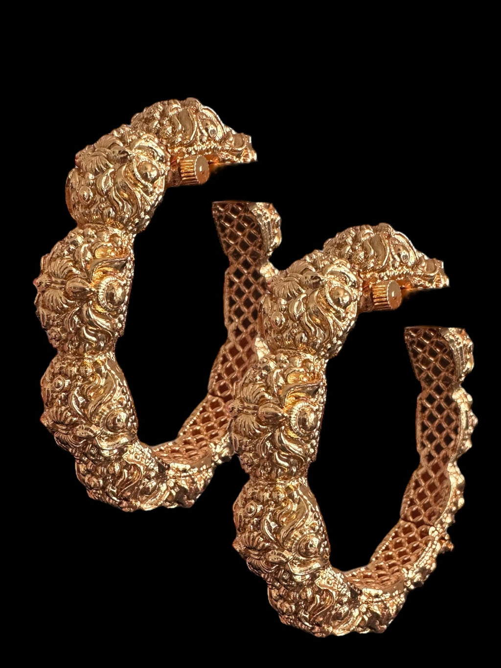 B812 Antique gold plated bangles - openable ( 2.4//2.6) ( READY TO SHIP )