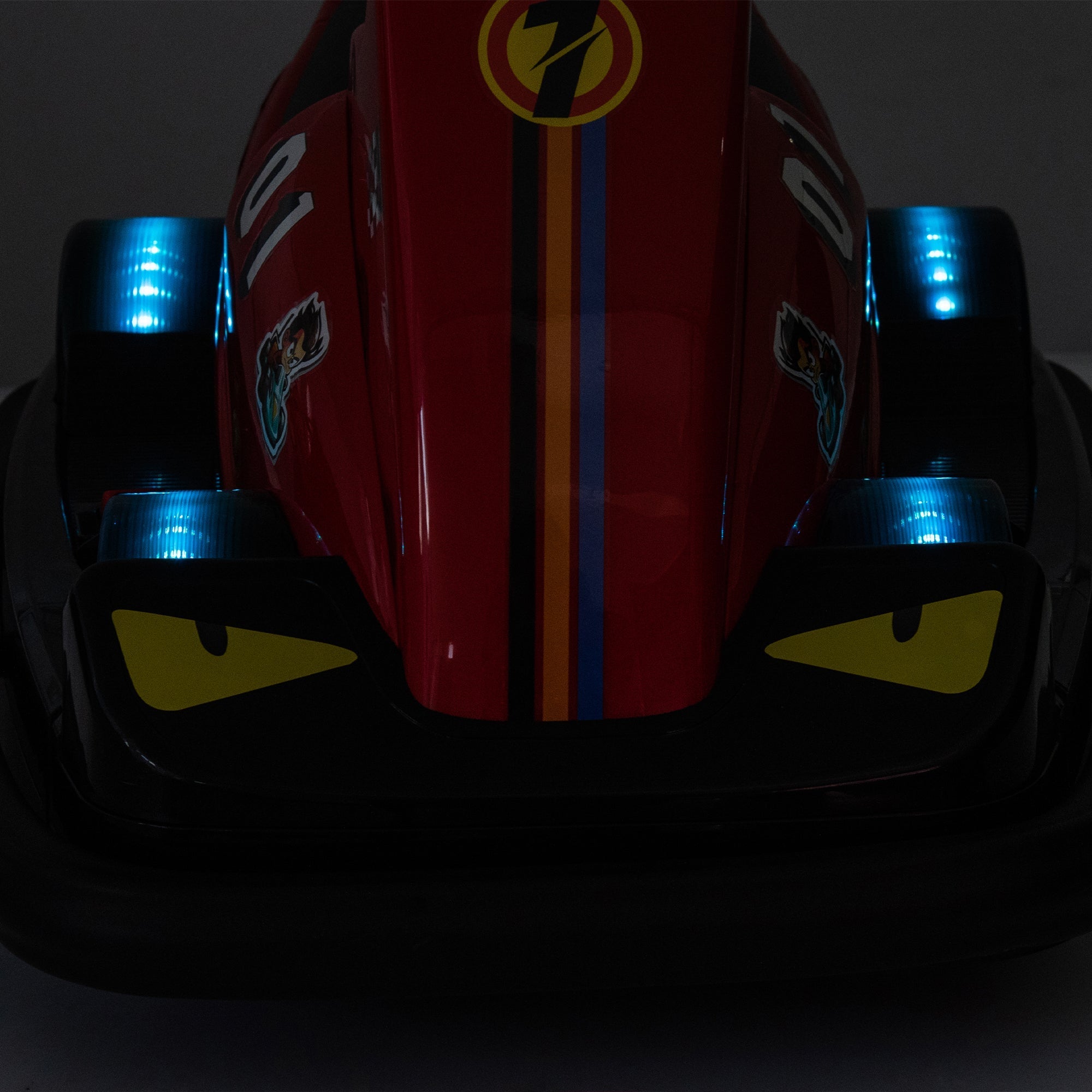 12V Kids Ride On Motor Bumper Car,integrating system,Rotate 360 degrees in place,Collision triggers sound effects and lights,Four-wheel waterfall light,Cute appearance design for kids aged 3-5.