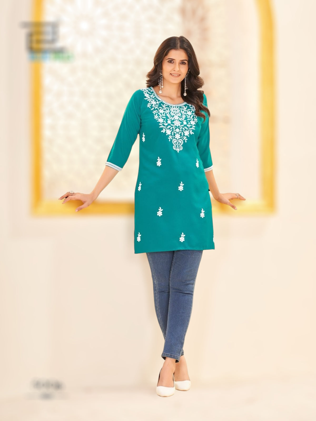 Arushi: rayon short Kurtis