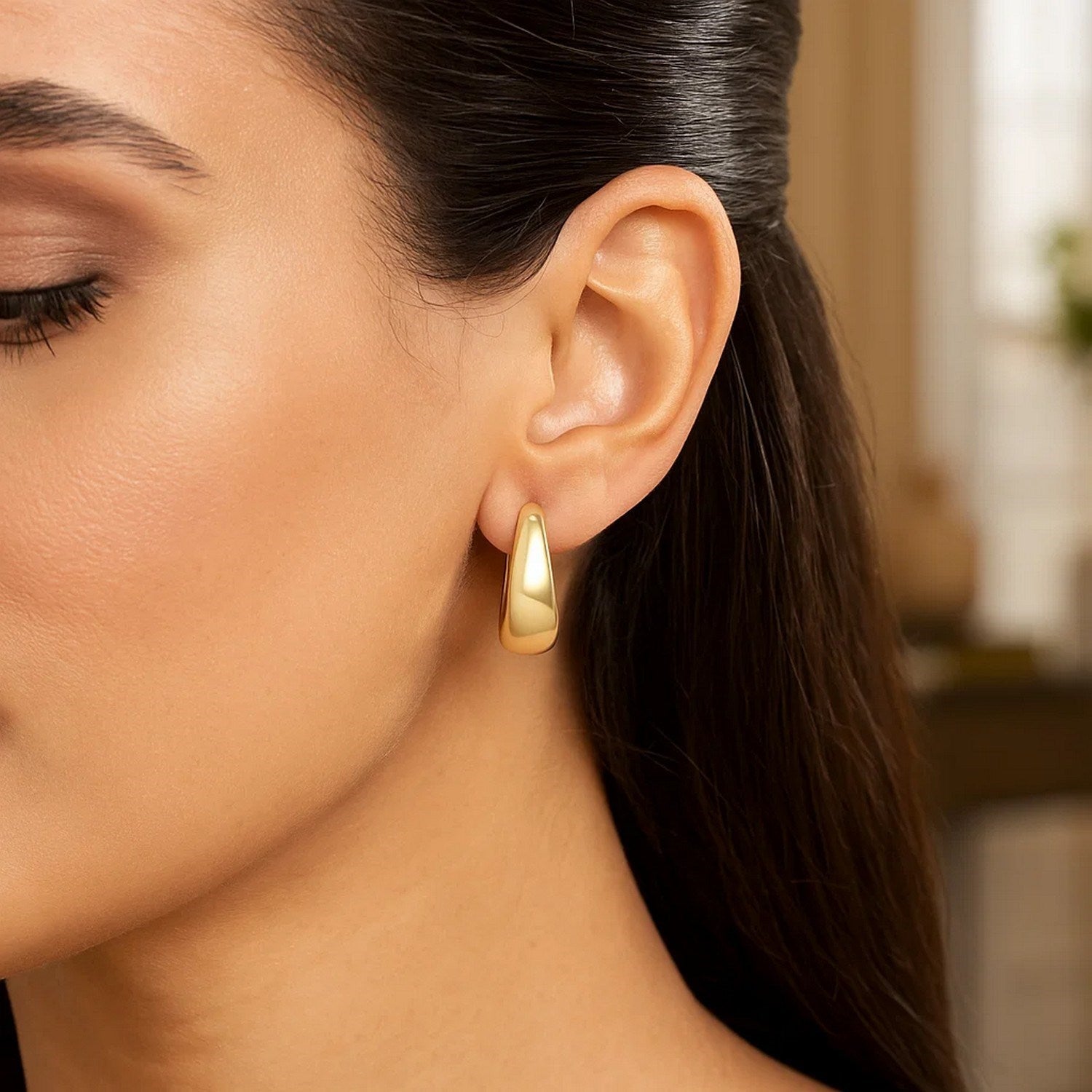 14k Yellow Gold Large Tapered Hoop Earrings(20x20mm)