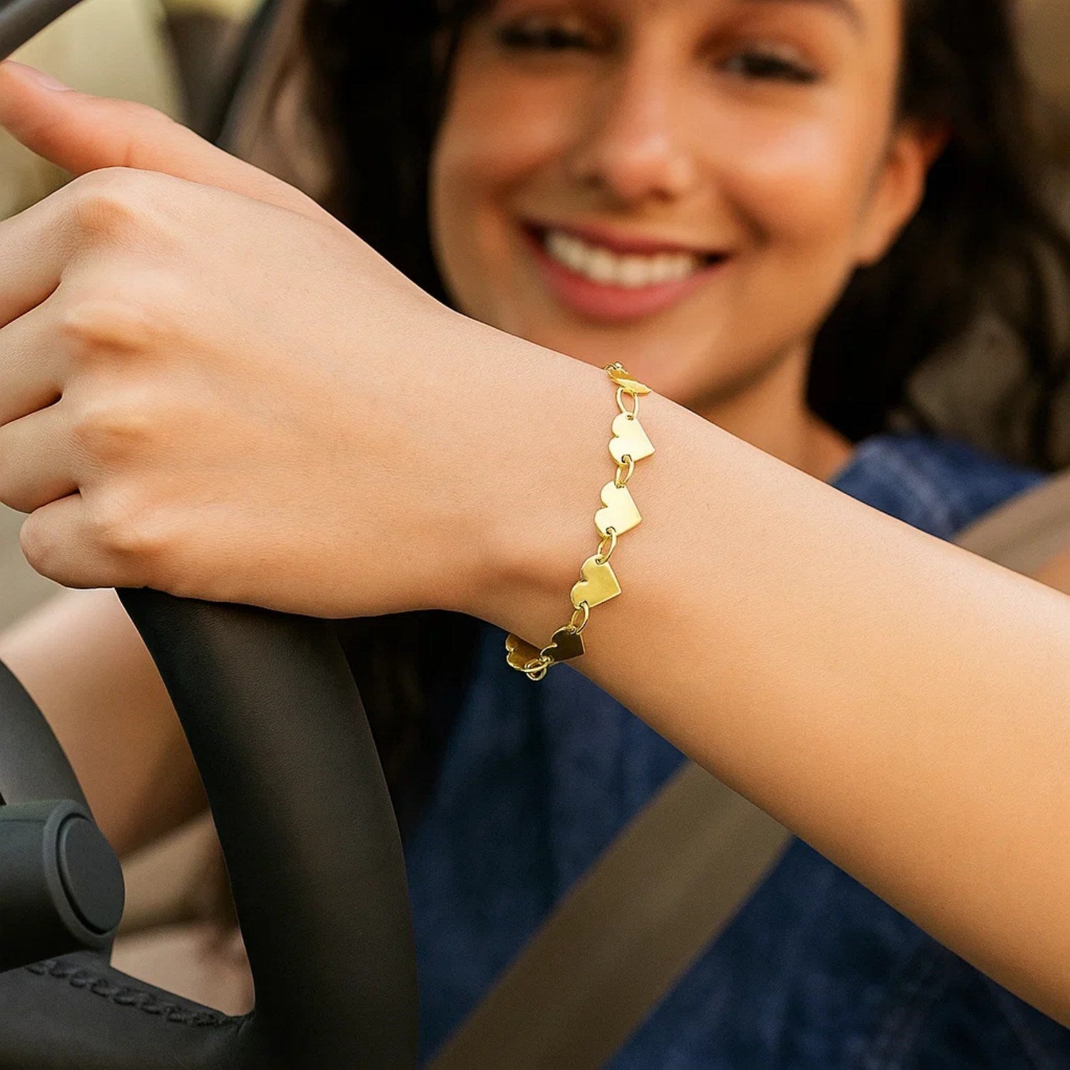 14k Yellow Gold 7 inch Mirrored Heart Chain Bracelet (5.00 mm)