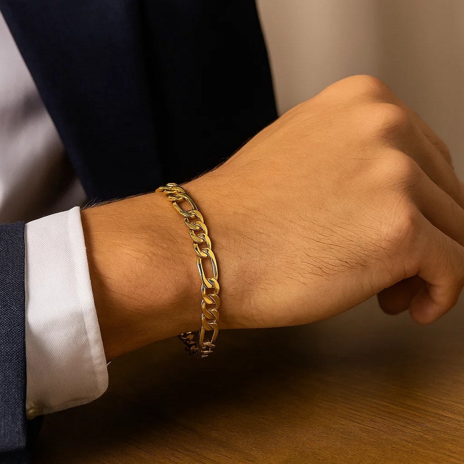 14k Yellow Gold Solid Figaro Bracelet (7.00 mm)