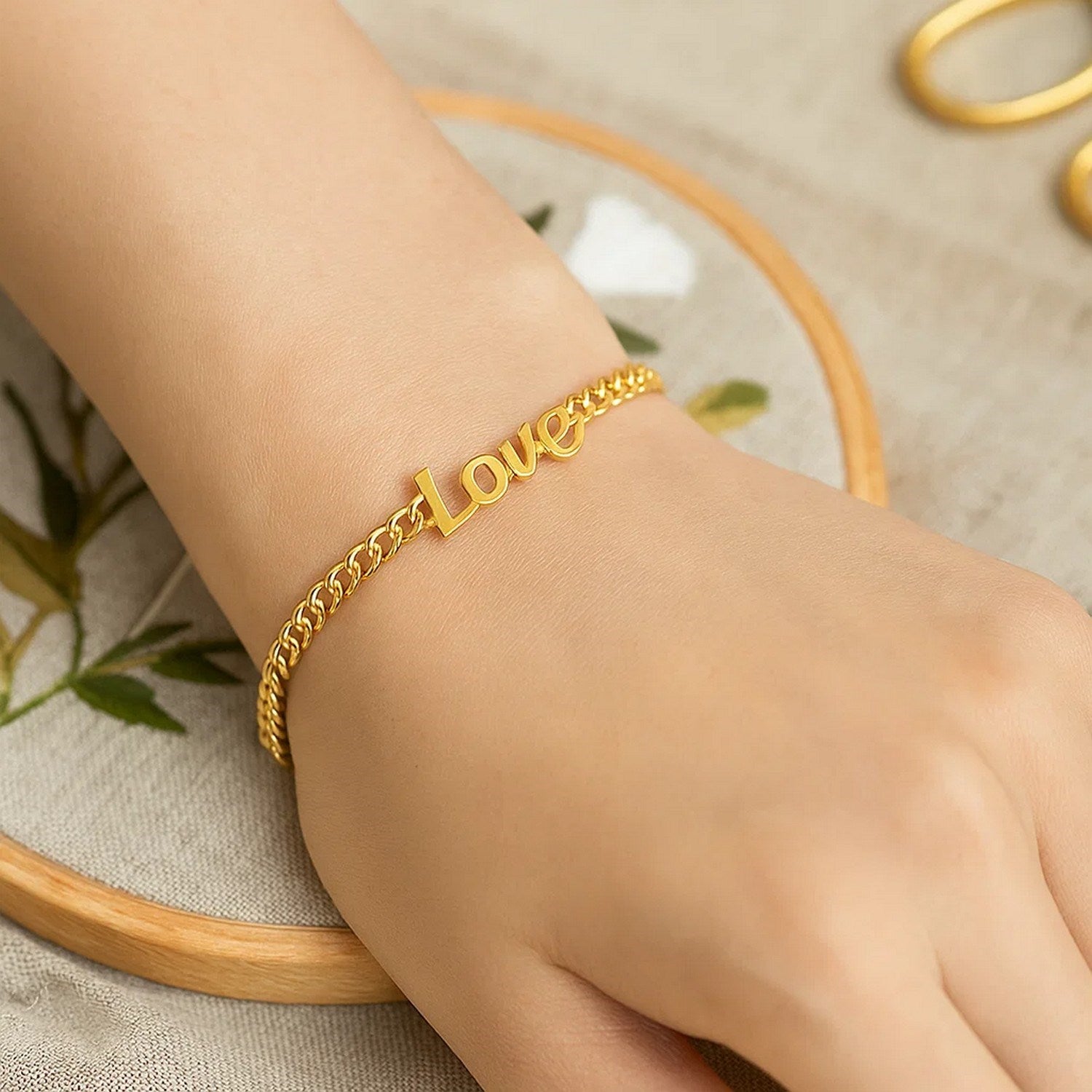 14k Yellow Gold 7 inch Curb Chain Love Bracelet