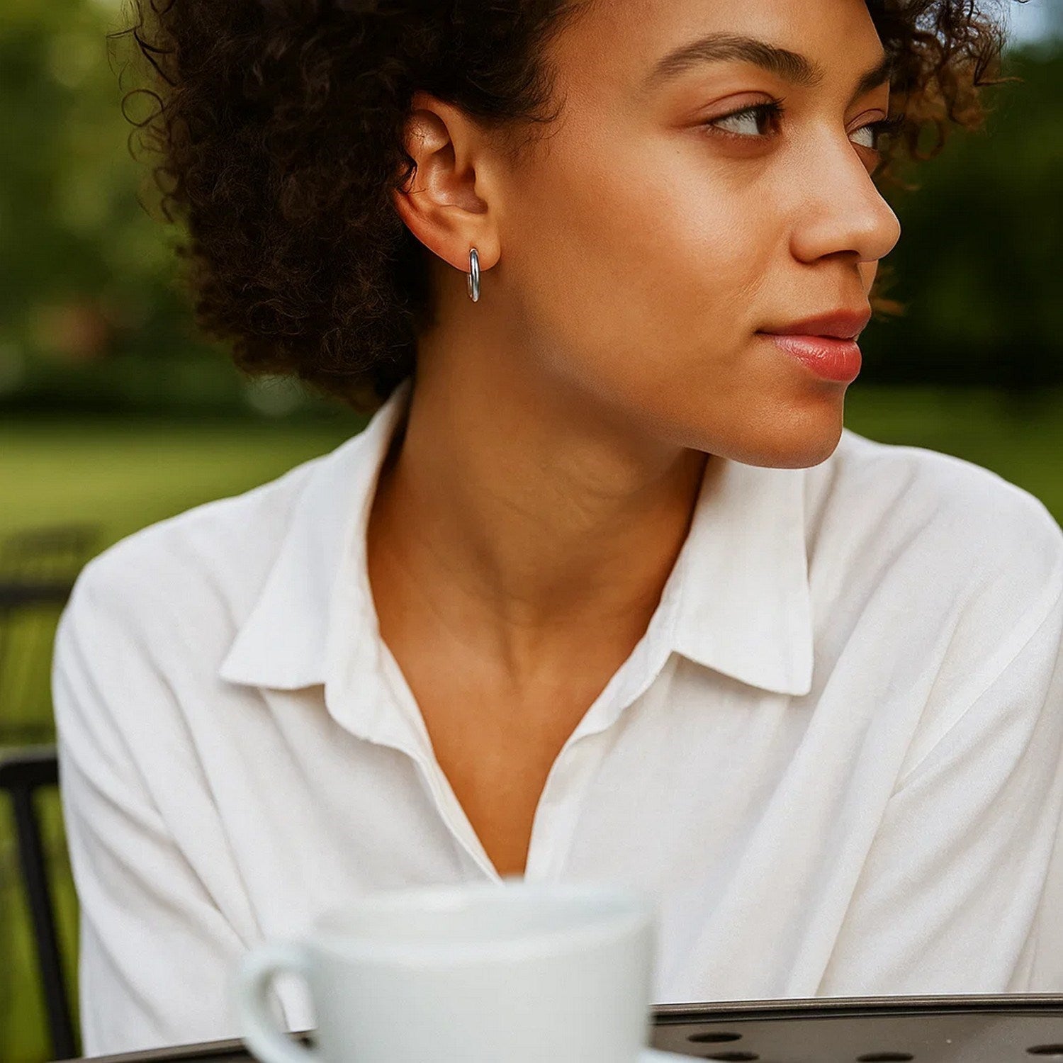 10k White Gold Polished Hoop Earrings (2x15 mm)