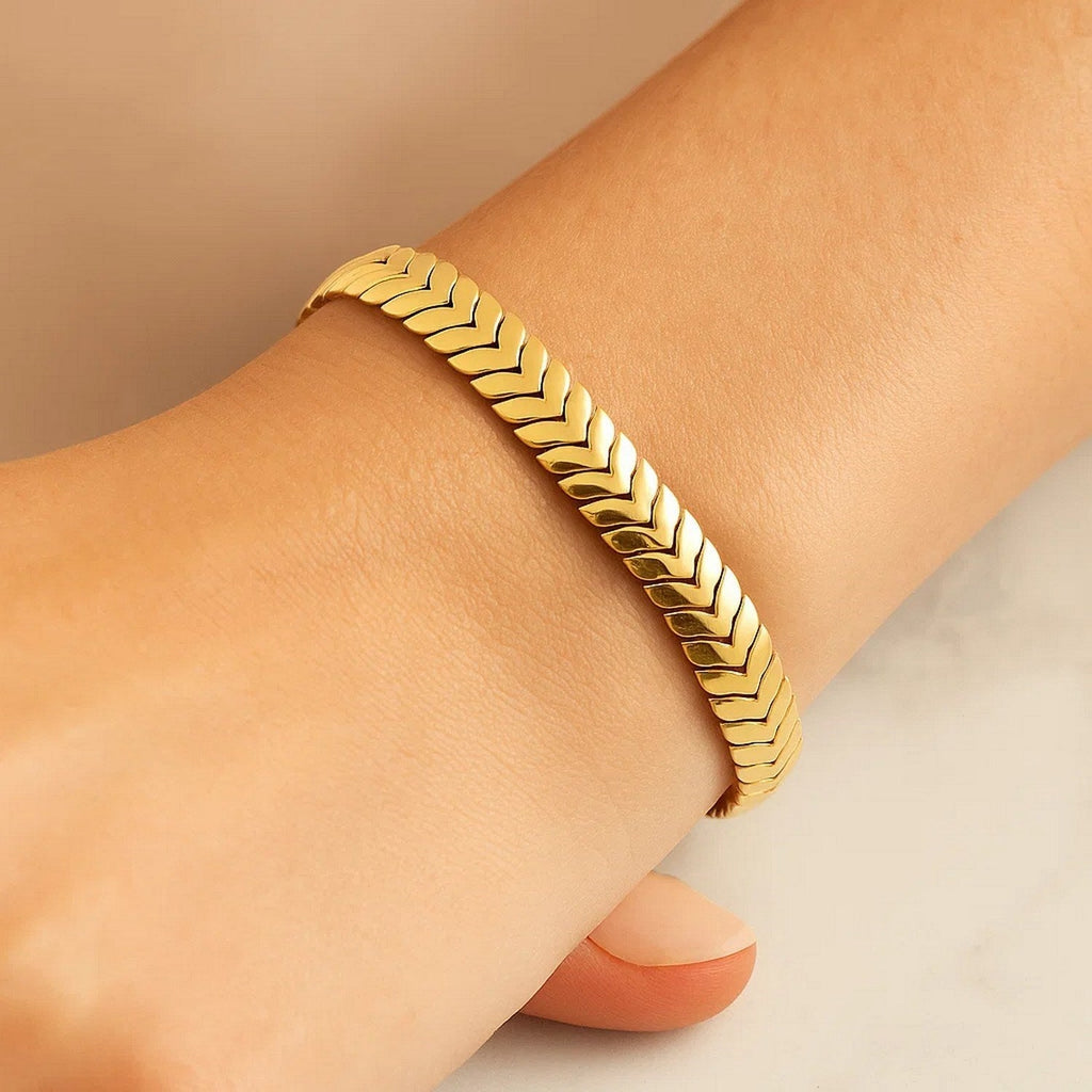 14k Yellow Gold High Polish Chevron Link Bracelet  (6.00 mm)