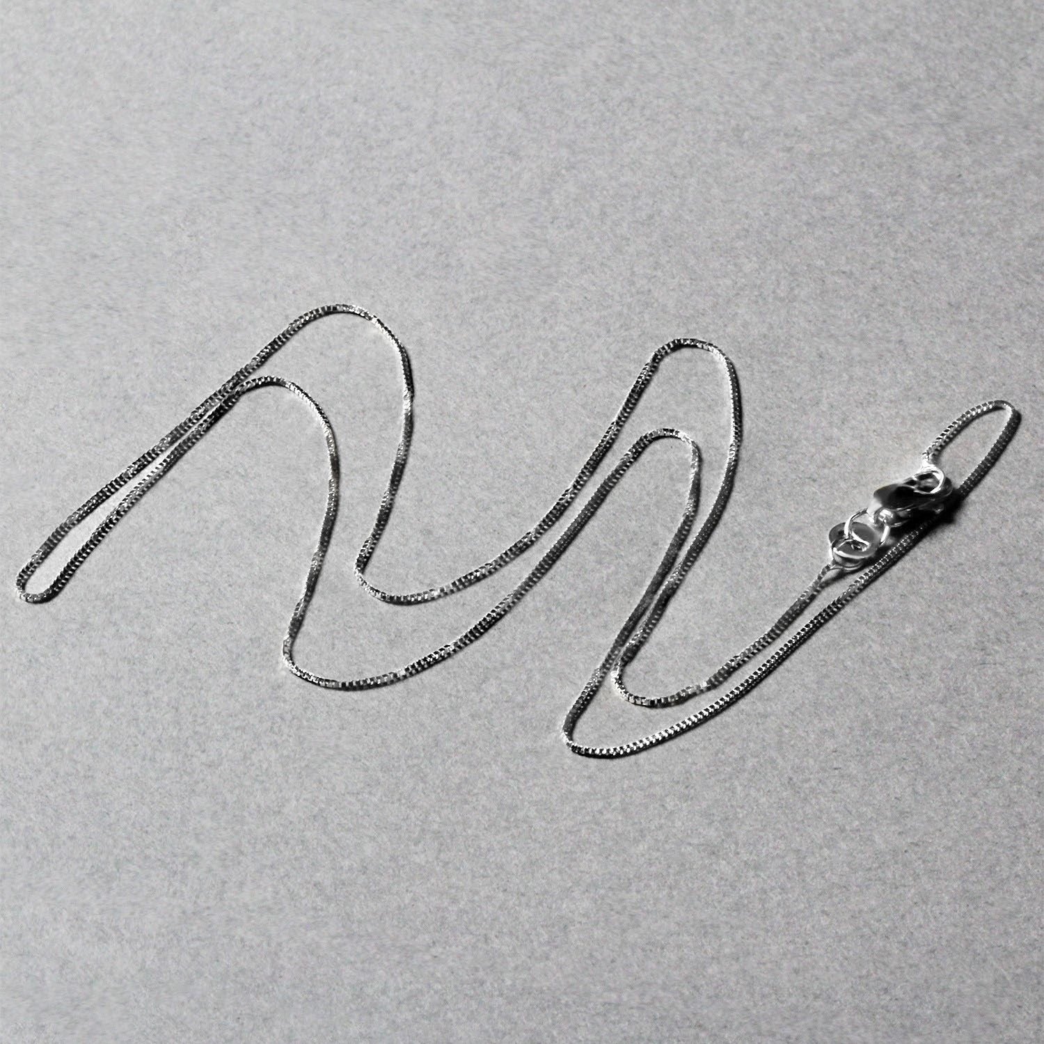 10k White Gold Classic Box Chain (0.45 mm)