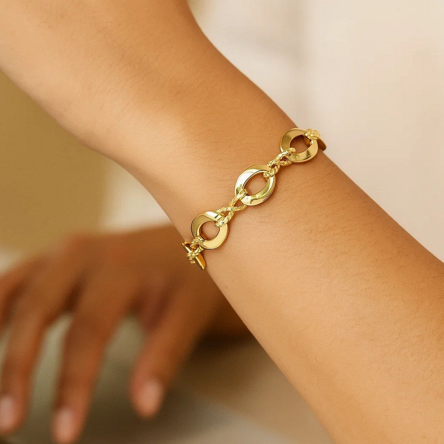 14k Yellow Gold Infinity Link Bracelet (8.00 mm)