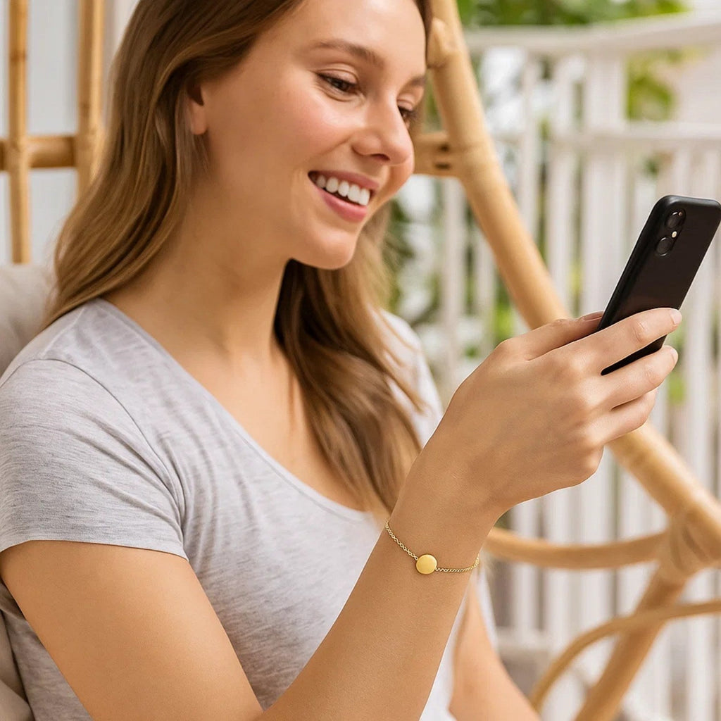 Adjustable Bracelet with Shiny Circle in 14k Yellow Gold (7.50 mm)