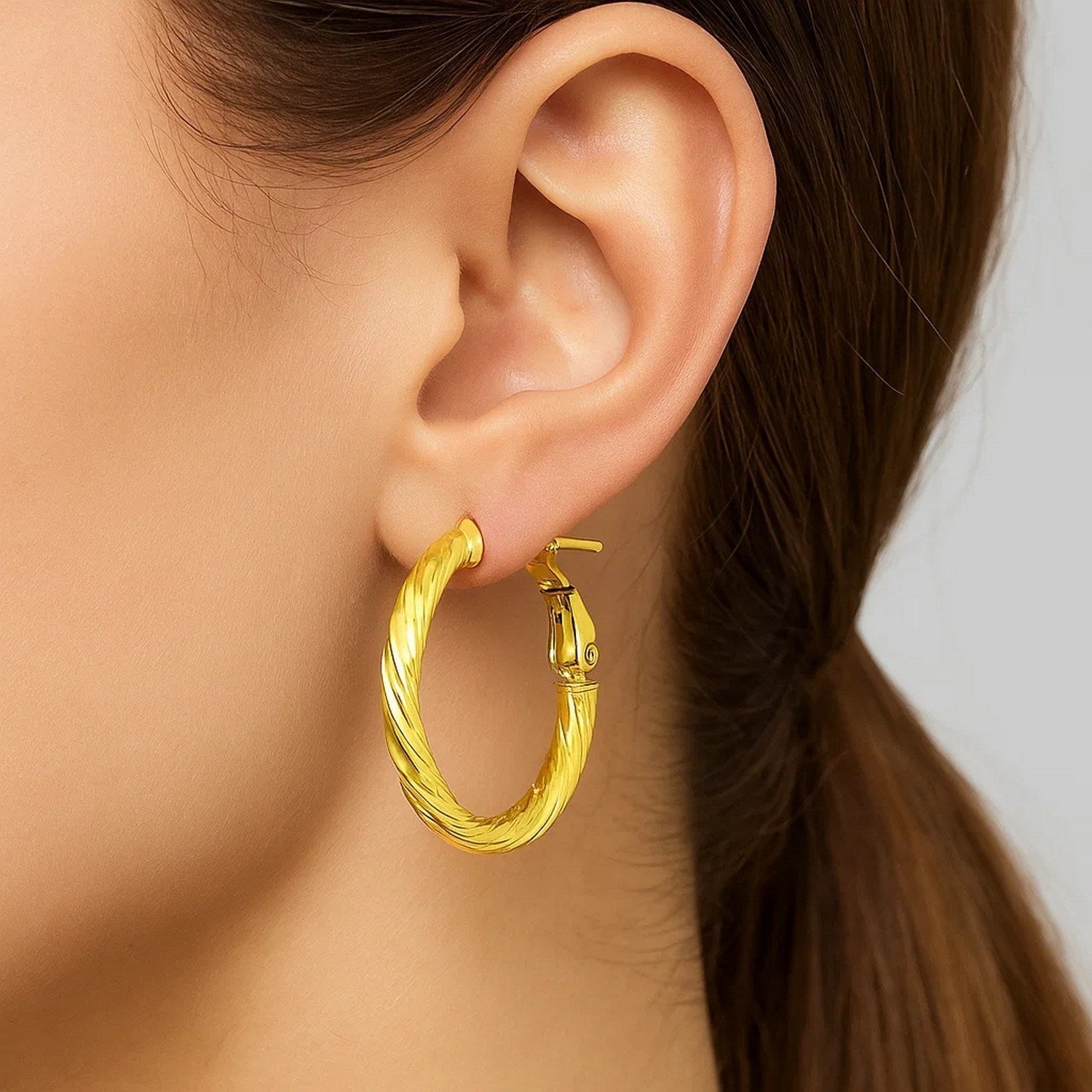 14k Yellow Gold Petite Twisted Round Hoop Earrings(3x20mm)