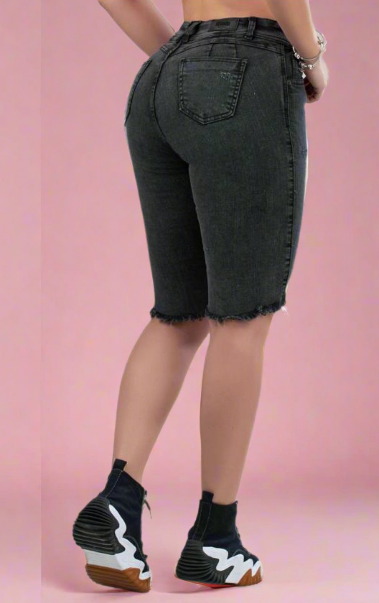 6905 100%  Authentic Colombian  Push Up Capri