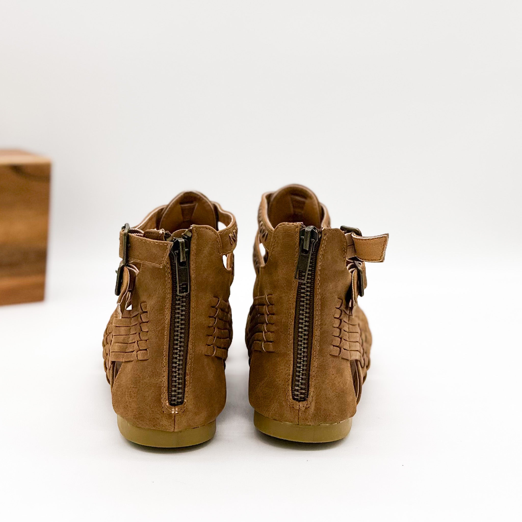 Bed and Breakfast Sandals in Tan