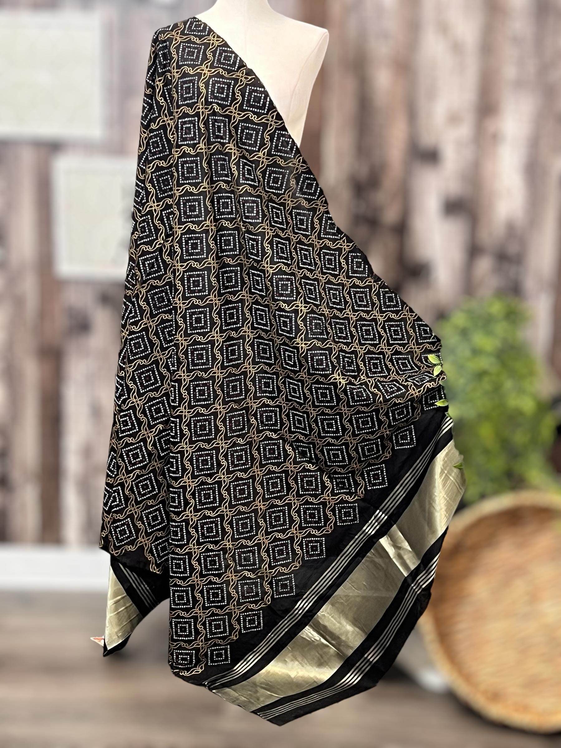 Bandhani print dupatta