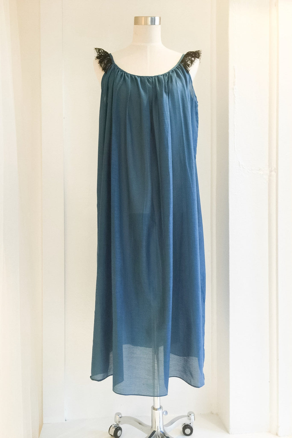 Betty Curve Long Gown