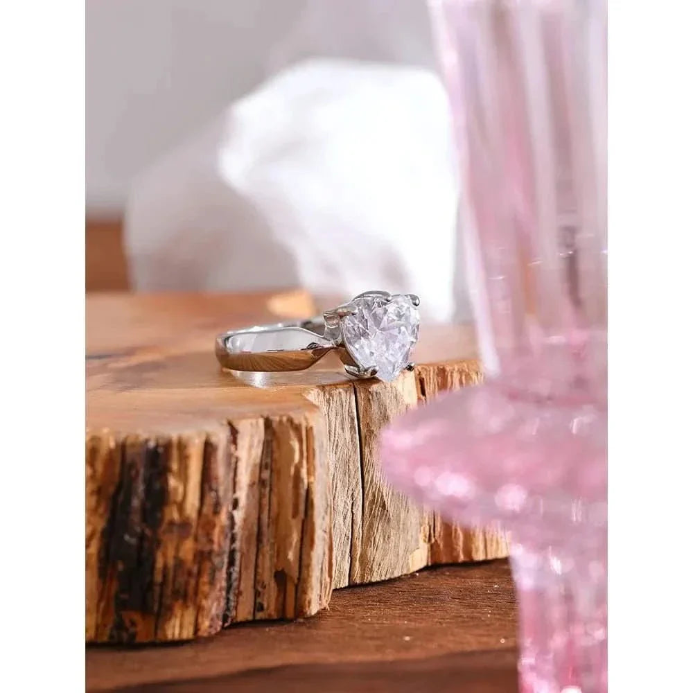 "Timeless Solitaire Engagement Ring â€?Perfect Proposal Piece"