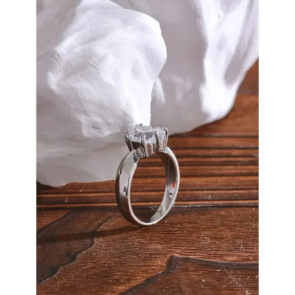 "Timeless Solitaire Engagement Ring â€?Perfect Proposal Piece"